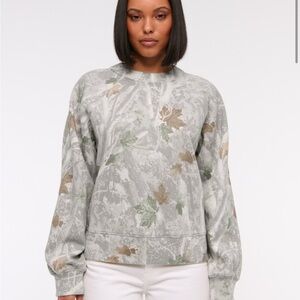 Abercrombie Essential Sunday Raglan Crew